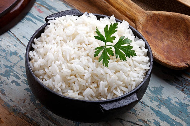 Cómo quitar el sabor a arroz quemado