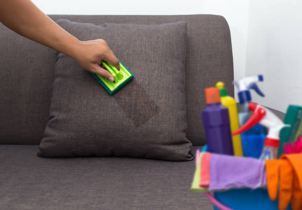 Cómo Limpiar Sofá de Manera Eficaz: Guía Práctica para Eliminar Manchas y Olores
