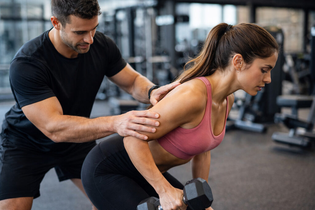 El Papel del Entrenador Personal: Mucho Más que Contar Repeticiones